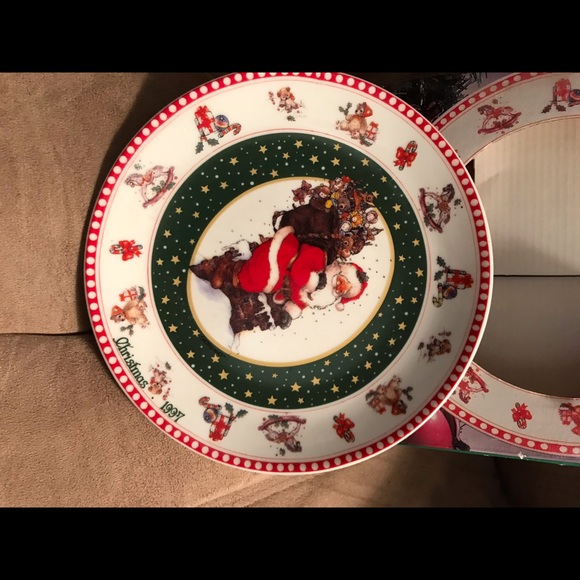 COLLECTER CHRISTMAS PLATE - Picture 3 of 4